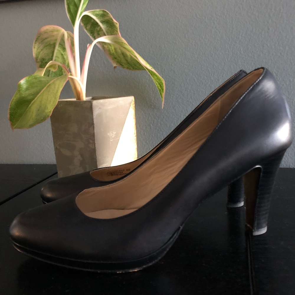 Cole Haan black leather pumps